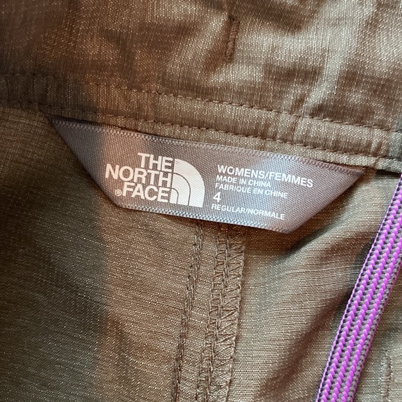 The North face lightweight shorts size 4 - Picture 3 of 3